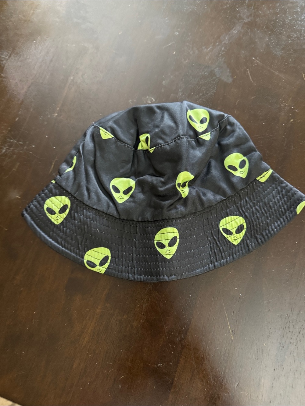 Alien Print Bucket Hat - Black & Neon Green